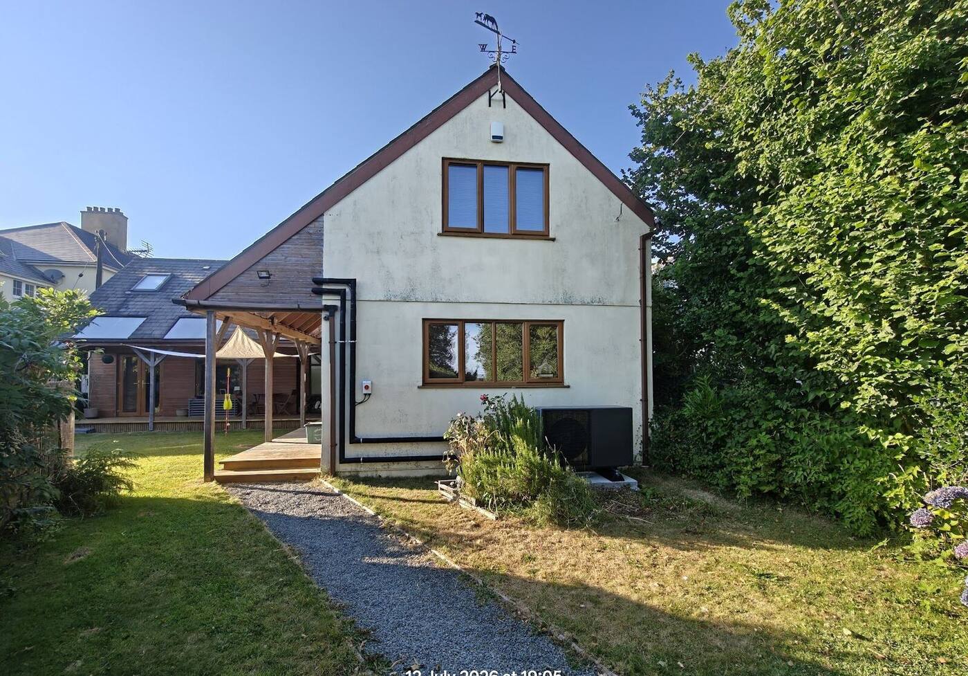 Detached home with Samsung R290 heat pump installed